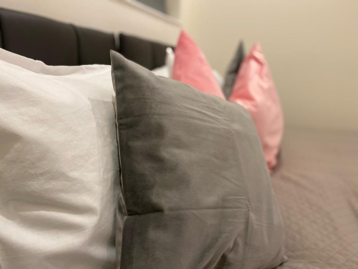 Amazing 2 Bed 2 Bath Private Apartment ワトフォード エクステリア 写真